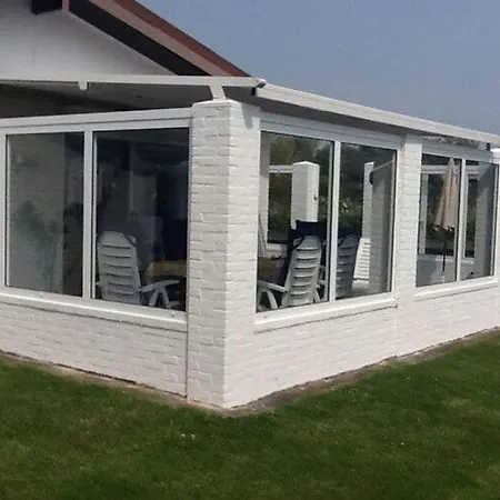 Bungalow With Wifi In De Zandloper דן הלדר